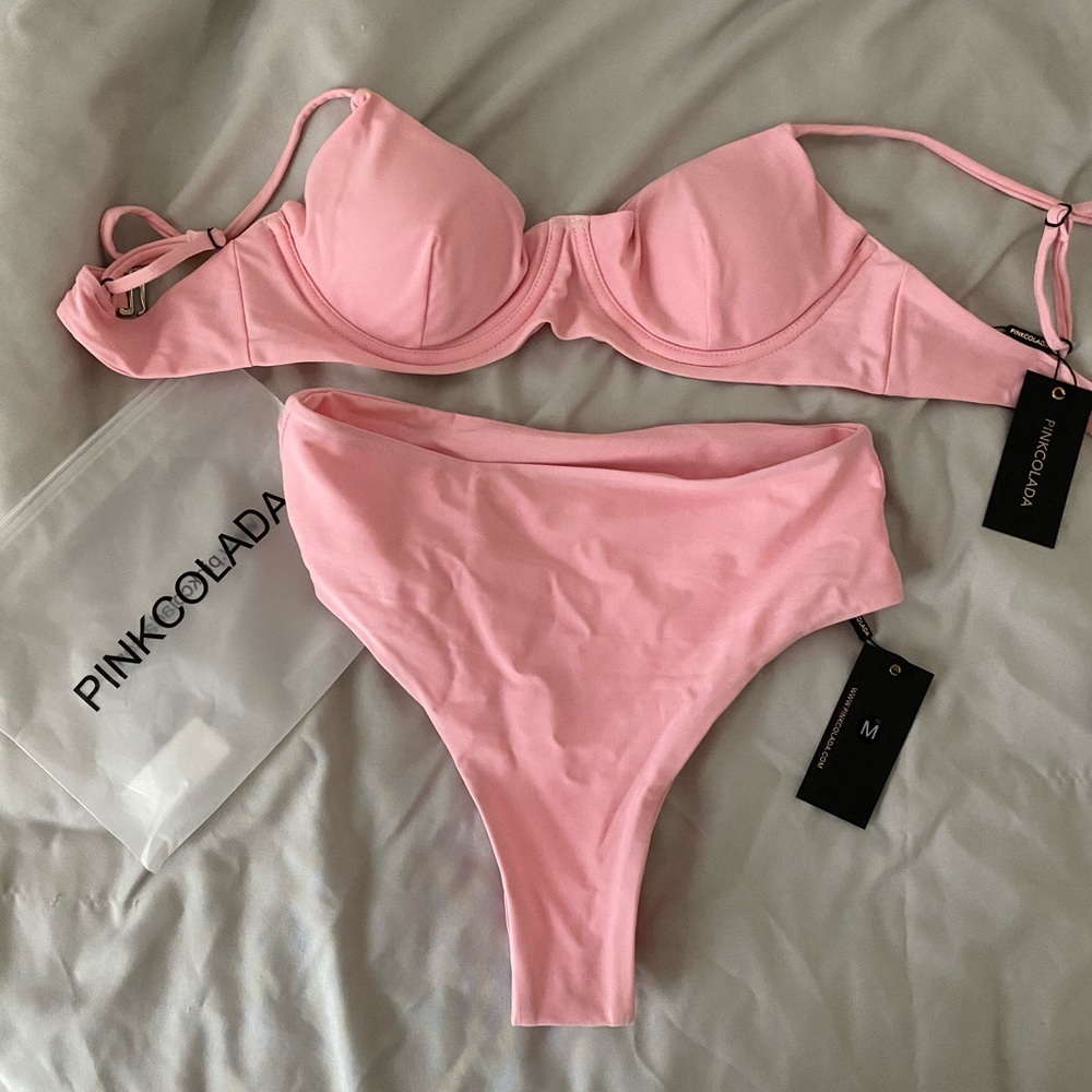 Bubble gum pink bikini